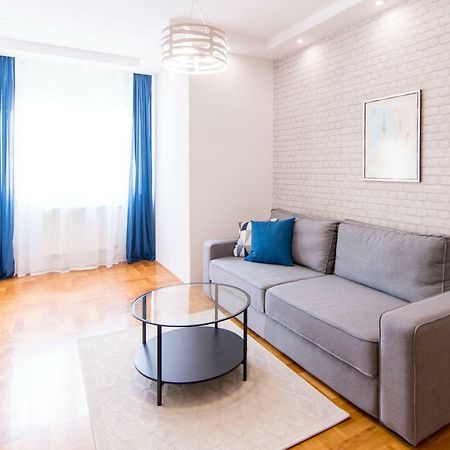 Grove Apartment + Free Parking Novi Sad Bagian luar foto