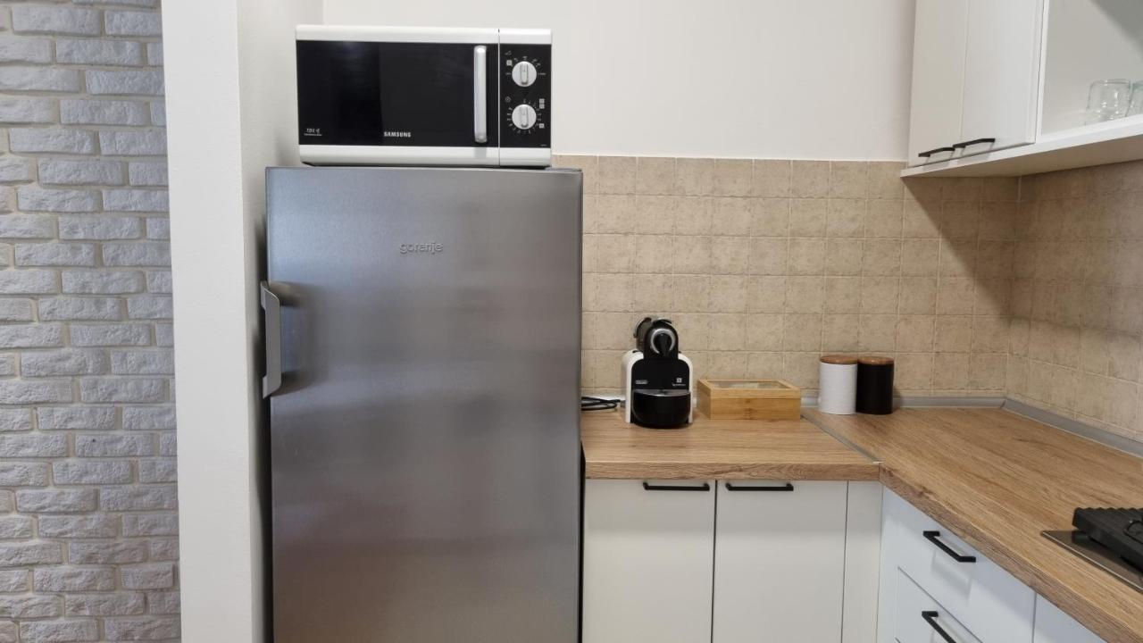 Grove Apartment + Free Parking Novi Sad Bagian luar foto