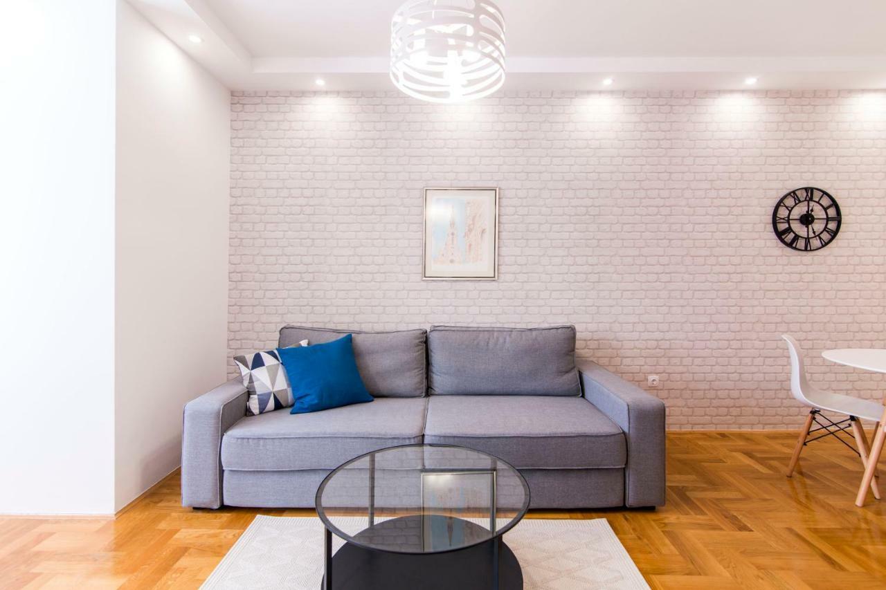Grove Apartment + Free Parking Novi Sad Bagian luar foto