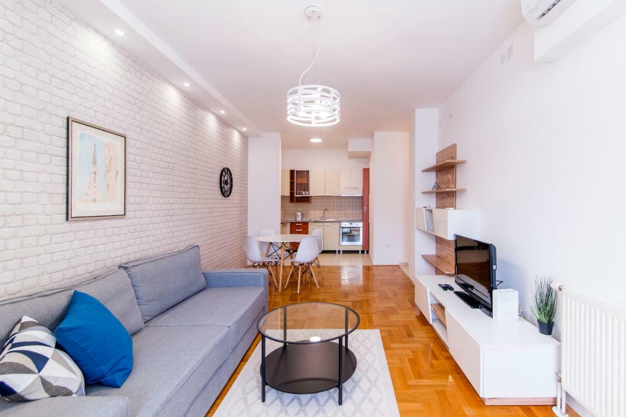 Grove Apartment + Free Parking Novi Sad Bagian luar foto